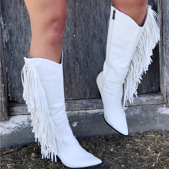White Fringe boot - Picture 1 of 2